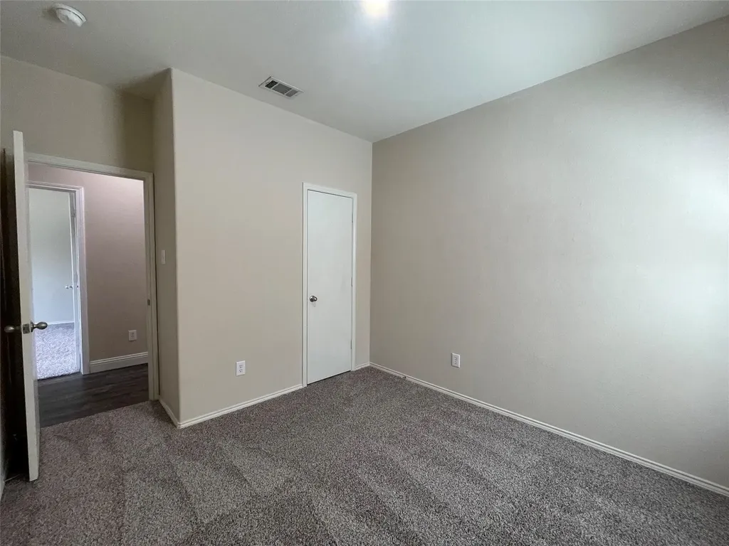 1237 Grand Central Parkway Fort Worth TX 76131