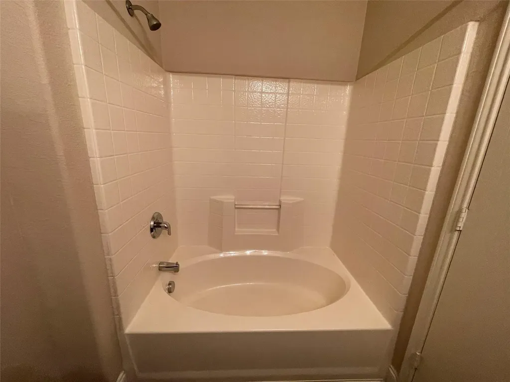 1237 Grand Central Parkway Fort Worth TX 76131