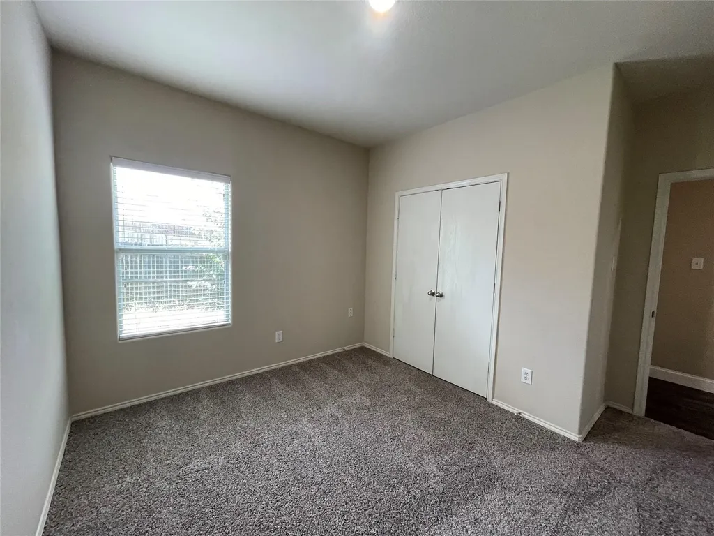 1237 Grand Central Parkway Fort Worth TX 76131