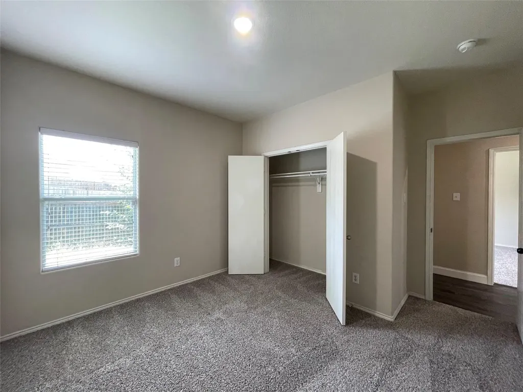 1237 Grand Central Parkway Fort Worth TX 76131