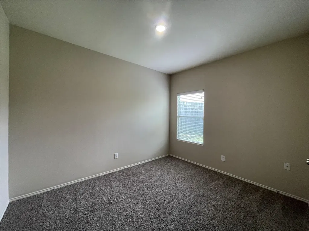 1237 Grand Central Parkway Fort Worth TX 76131