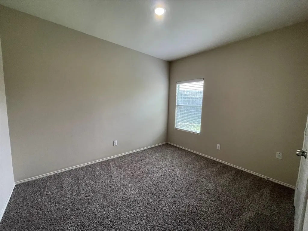 1237 Grand Central Parkway Fort Worth TX 76131