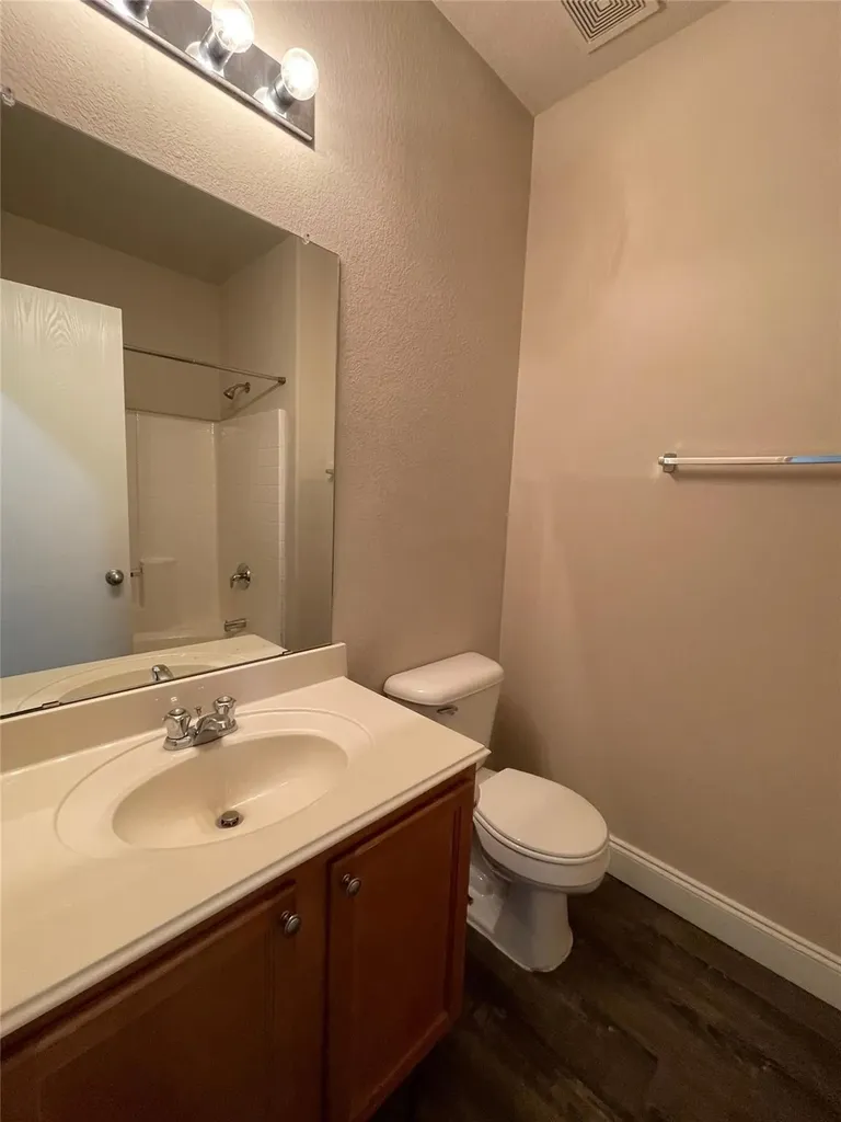 1237 Grand Central Parkway Fort Worth TX 76131
