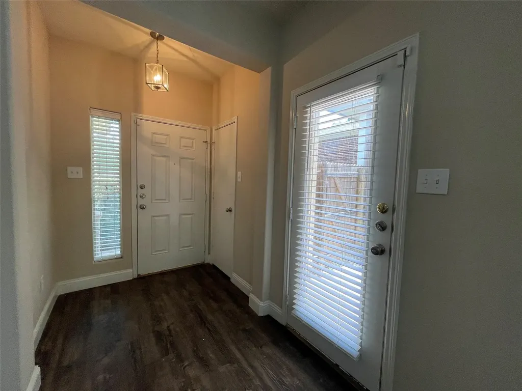 1237 Grand Central Parkway Fort Worth TX 76131