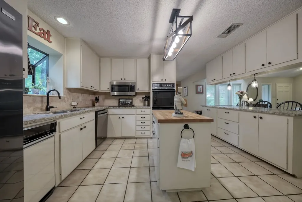 1649 Morningside Trail Hideaway TX 75771