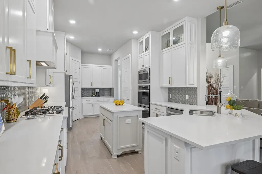 204 Falcon Point Drive Heath TX 75032