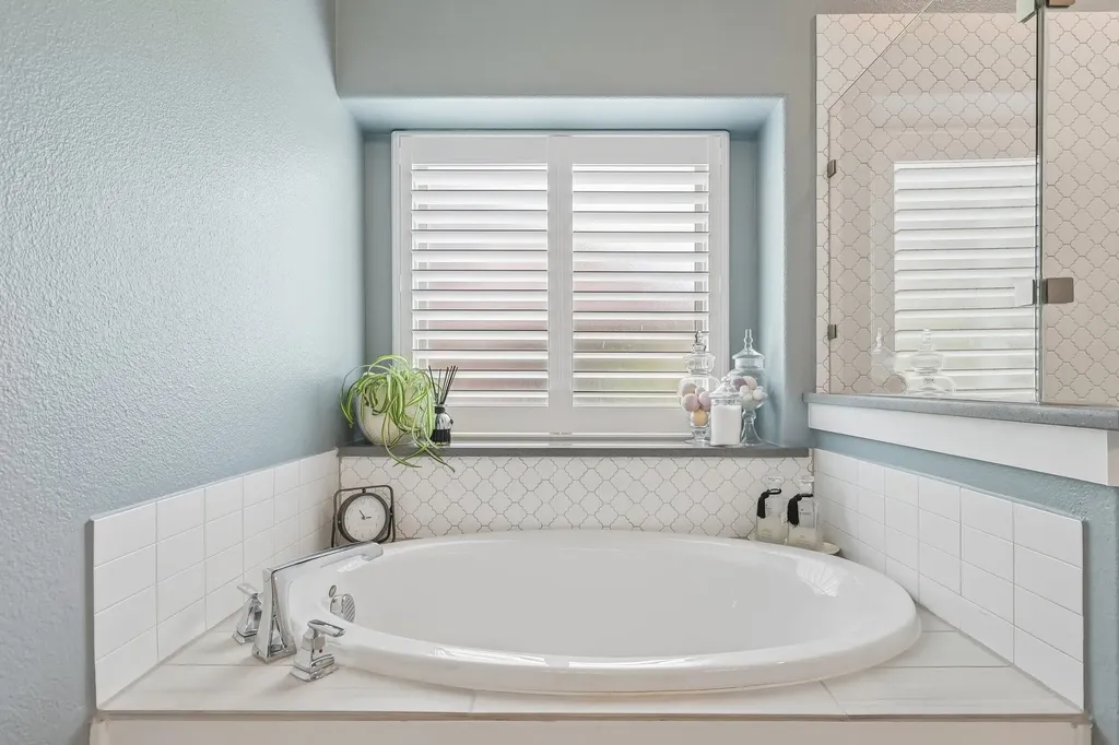 204 Falcon Point Drive Heath TX 75032