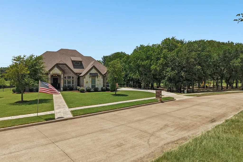 204 Falcon Point Drive Heath TX 75032