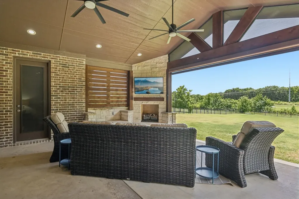 204 Falcon Point Drive Heath TX 75032