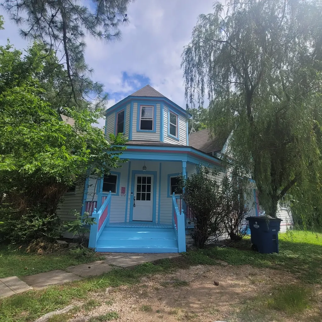 700 N Dallas Street Ennis TX 75119