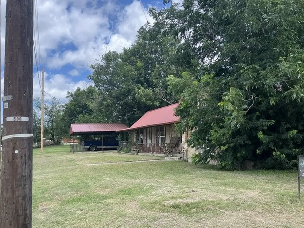 208 E 3rd Street Hico TX 76457