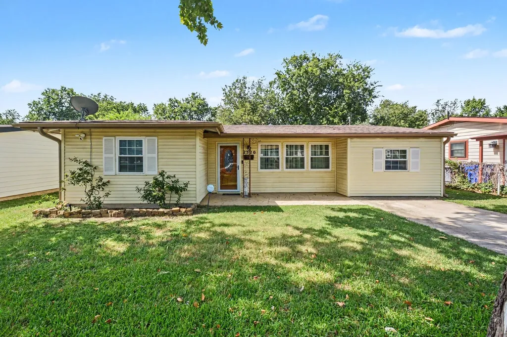 2520 Collingwood Drive Farmers Branch TX 75234