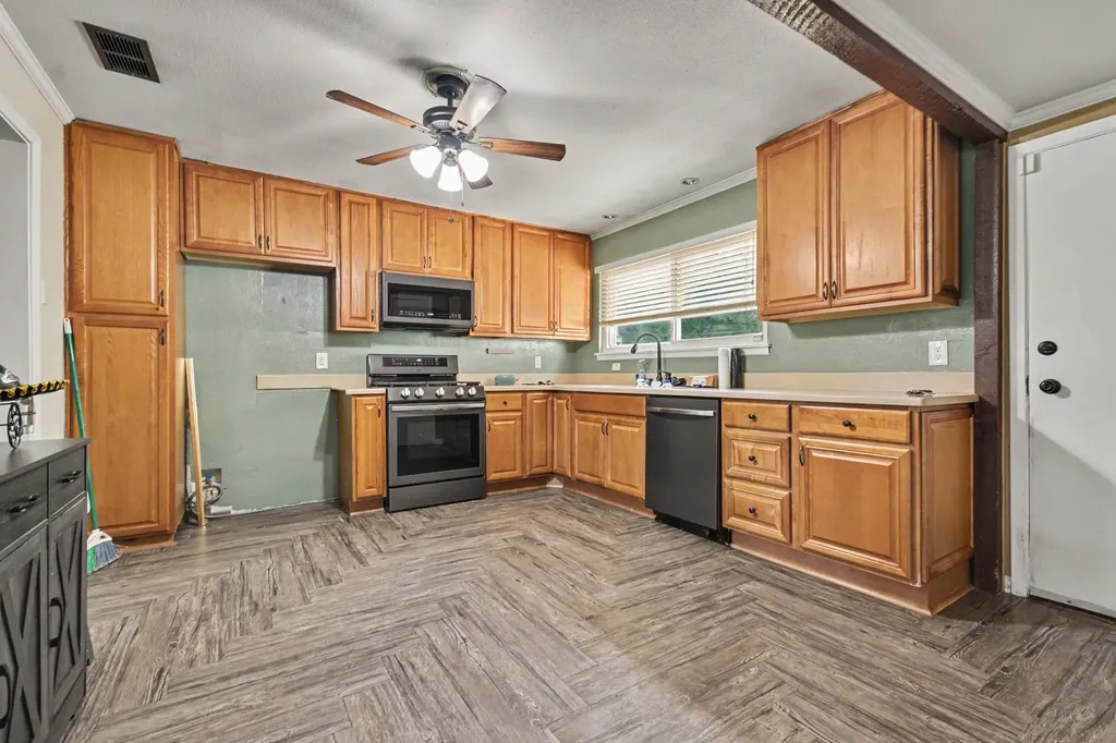 2520 Collingwood Drive Farmers Branch TX 75234