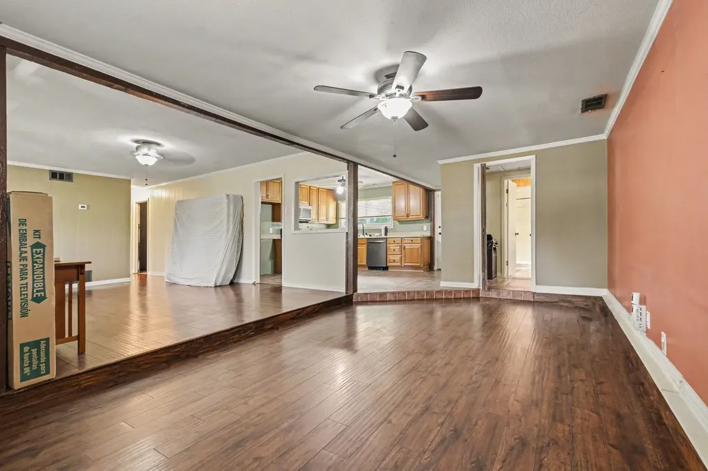 2520 Collingwood Drive Farmers Branch TX 75234