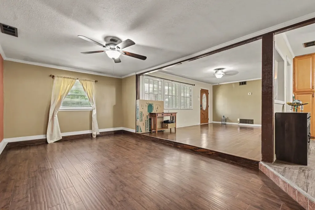 2520 Collingwood Drive Farmers Branch TX 75234