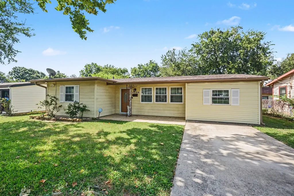 2520 Collingwood Drive Farmers Branch TX 75234