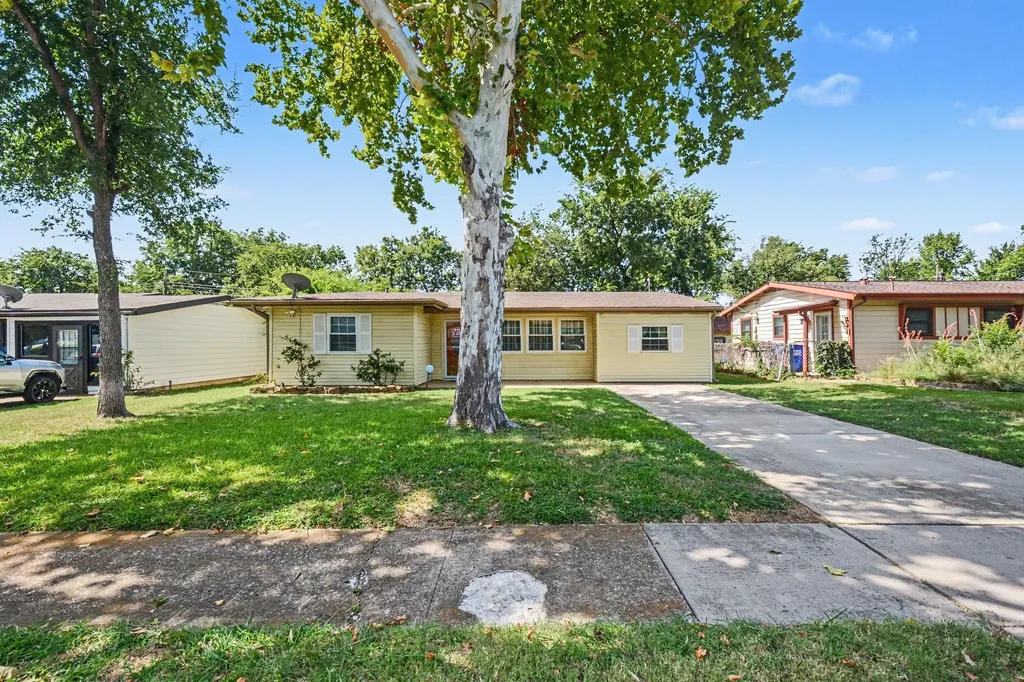 2520 Collingwood Drive Farmers Branch TX 75234