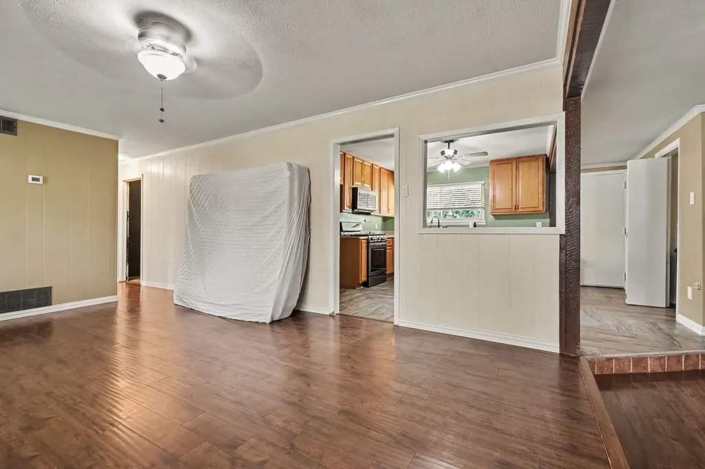 2520 Collingwood Drive Farmers Branch TX 75234