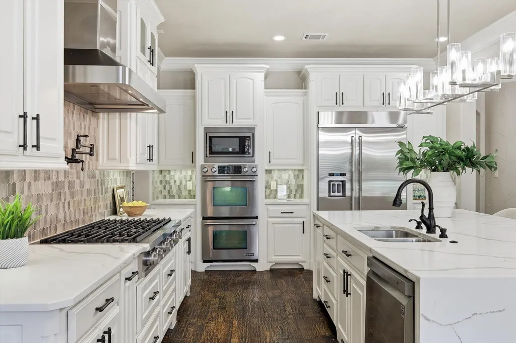 1805 Grosvenor Green Colleyville TX 76034