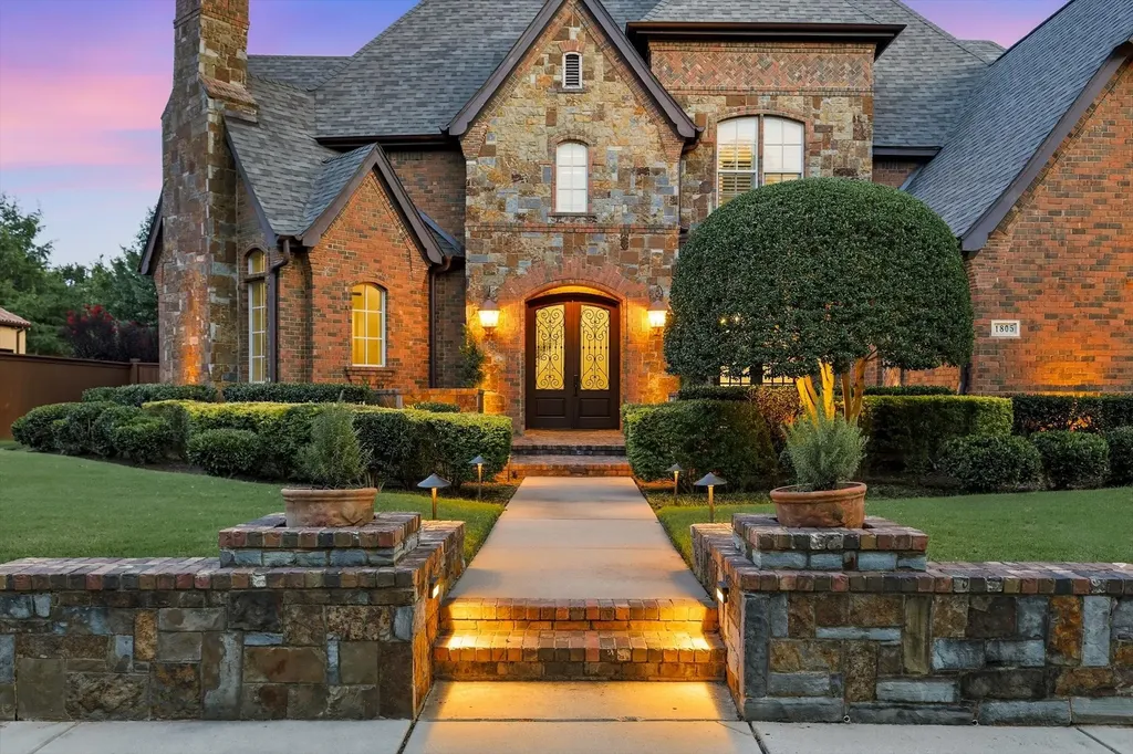 1805 Grosvenor Green Colleyville TX 76034