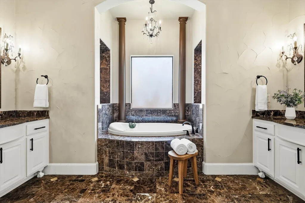 1805 Grosvenor Green Colleyville TX 76034