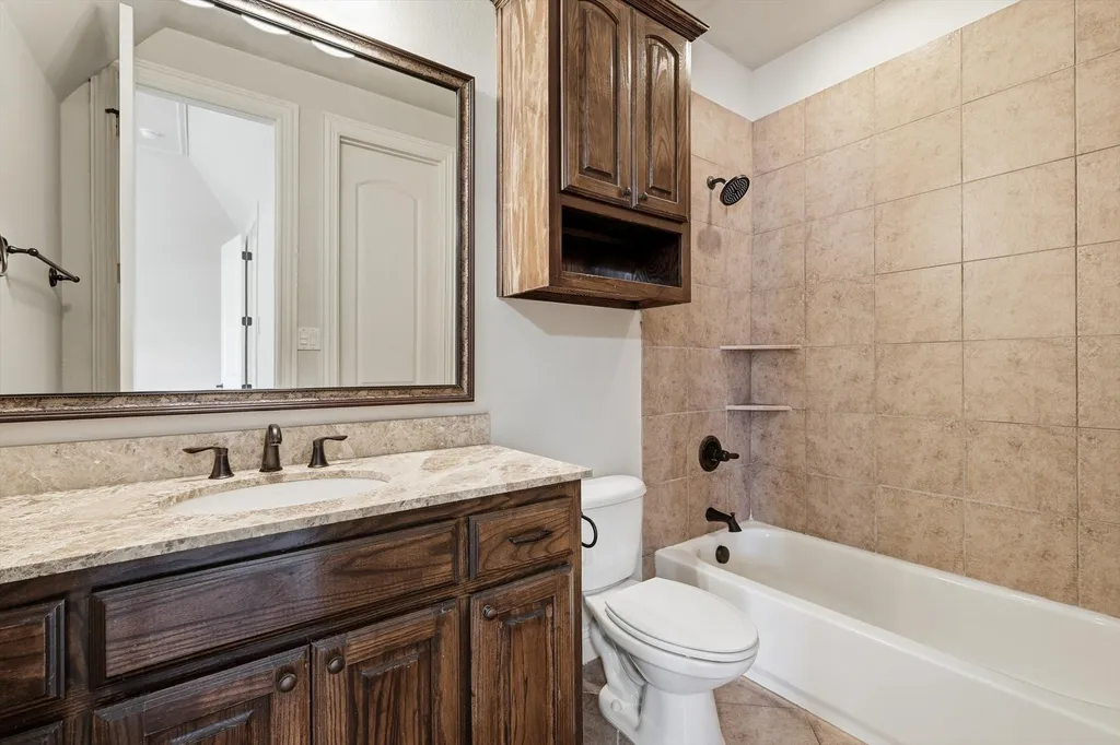 1805 Grosvenor Green Colleyville TX 76034