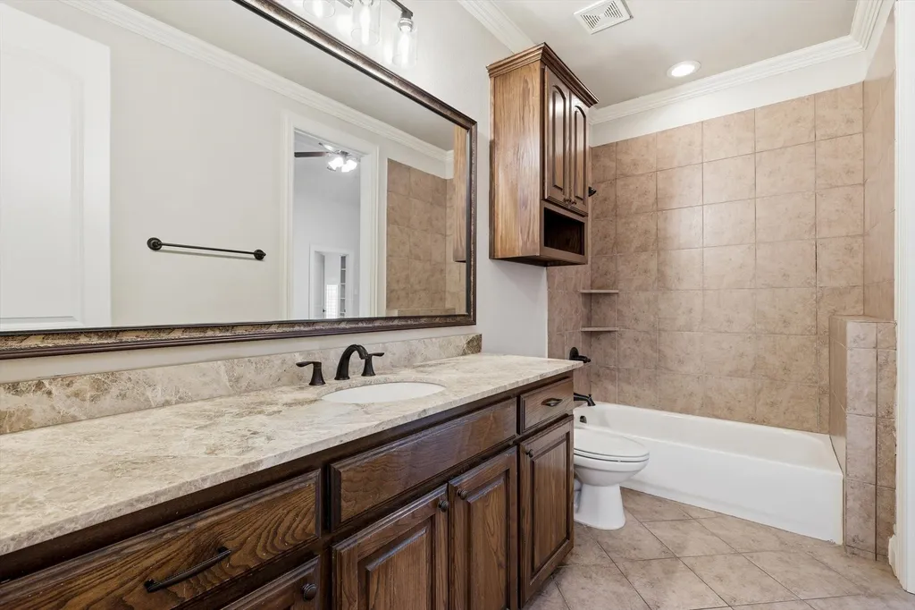 1805 Grosvenor Green Colleyville TX 76034