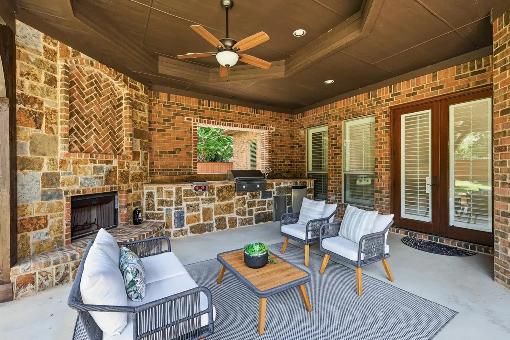 1805 Grosvenor Green Colleyville TX 76034