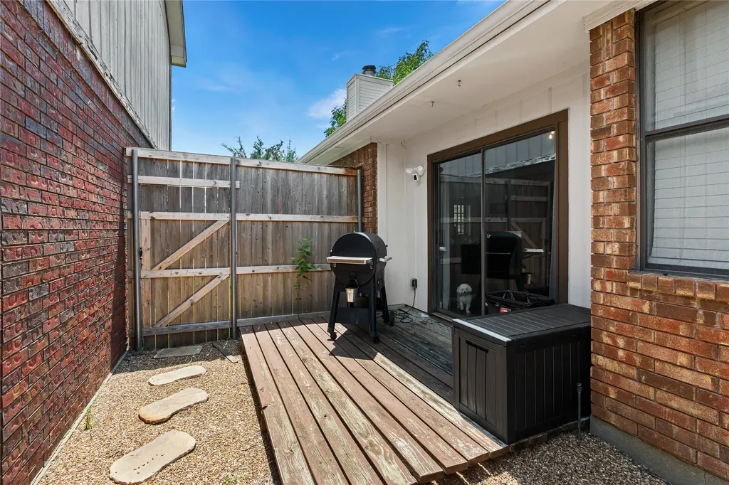 2219 Greenview Drive Carrollton TX 75010