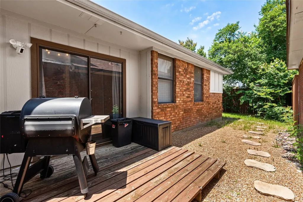 2219 Greenview Drive Carrollton TX 75010