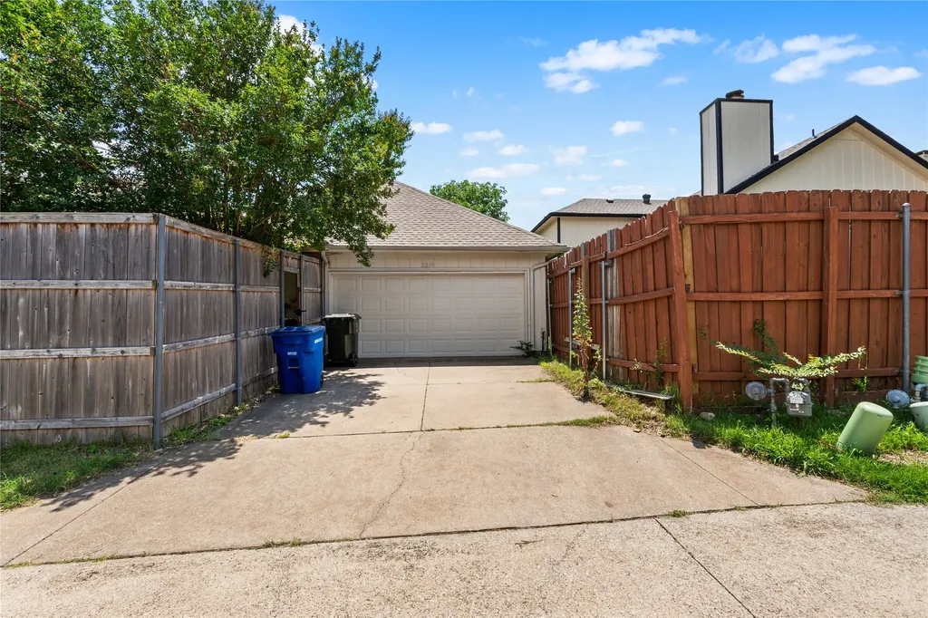 2219 Greenview Drive Carrollton TX 75010