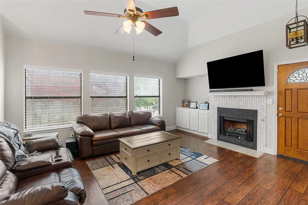 2219 Greenview Drive Carrollton TX 75010