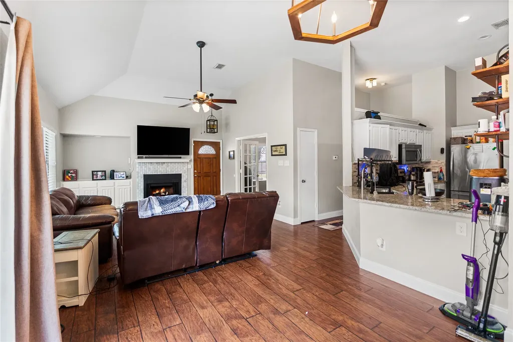 2219 Greenview Drive Carrollton TX 75010