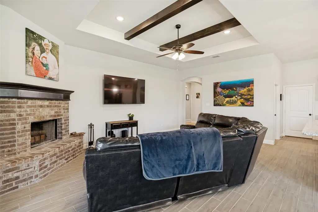 2108 Hill Crest Court Weatherford TX 76086