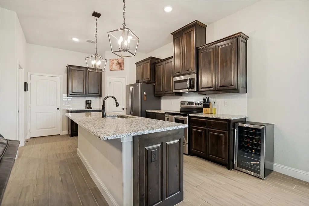 2108 Hill Crest Court Weatherford TX 76086