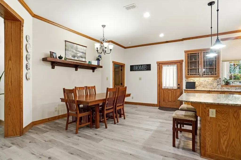 1773 Cr 2540 Mineola TX 75773