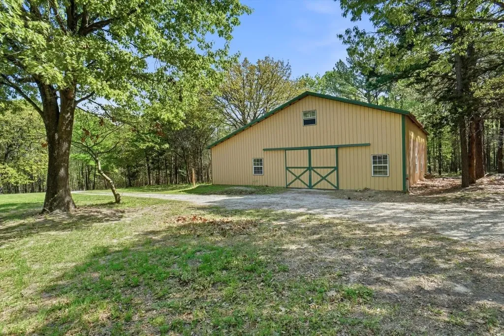 1773 Cr 2540 Mineola TX 75773