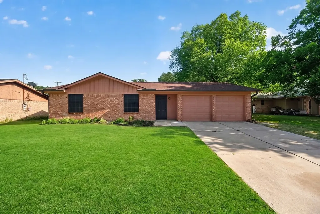 3856 Brambleton Place Forest Hill TX 76119