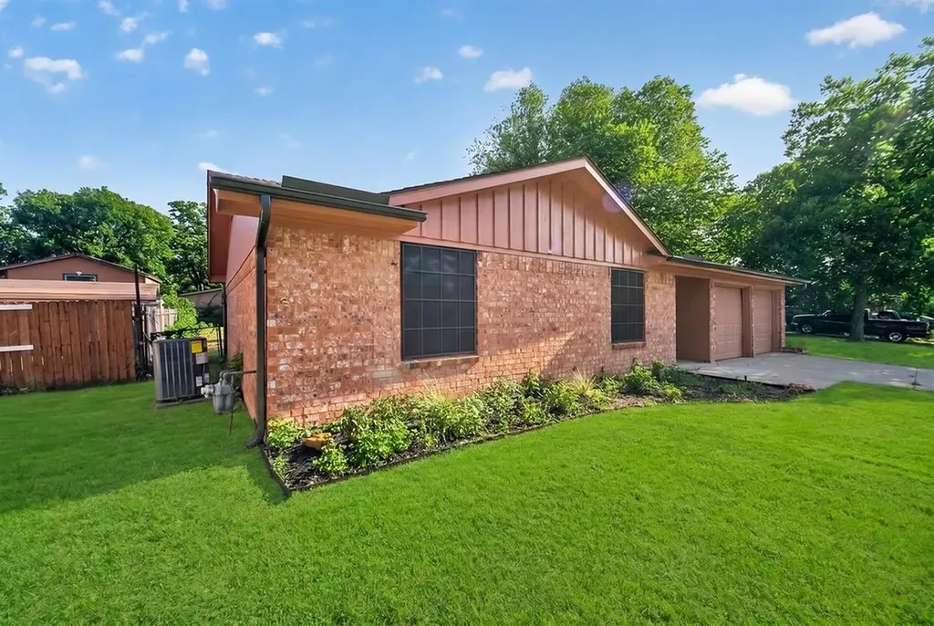 3856 Brambleton Place Forest Hill TX 76119