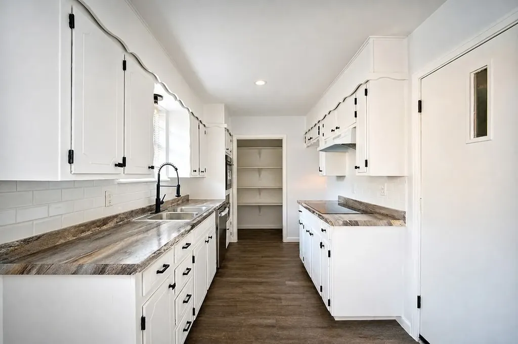 3856 Brambleton Place Forest Hill TX 76119