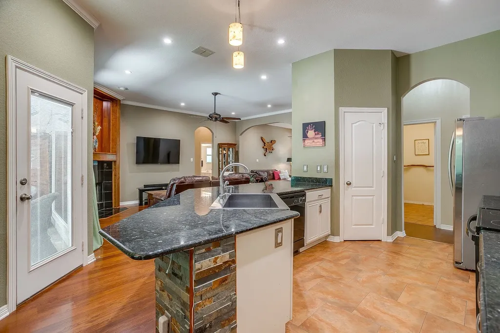 4056 Tortoise Lane Fort Worth TX 76135