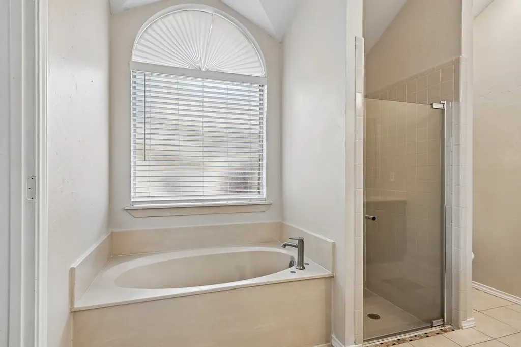 4220 Maryanne Place Haltom City TX 76137