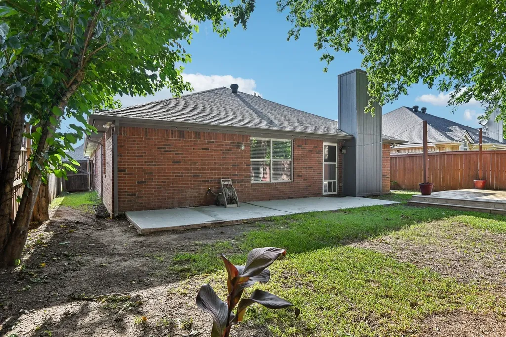 4220 Maryanne Place Haltom City TX 76137