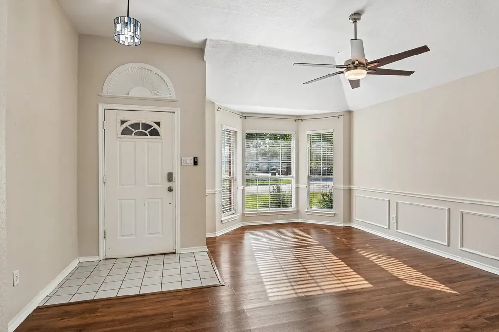4220 Maryanne Place Haltom City TX 76137