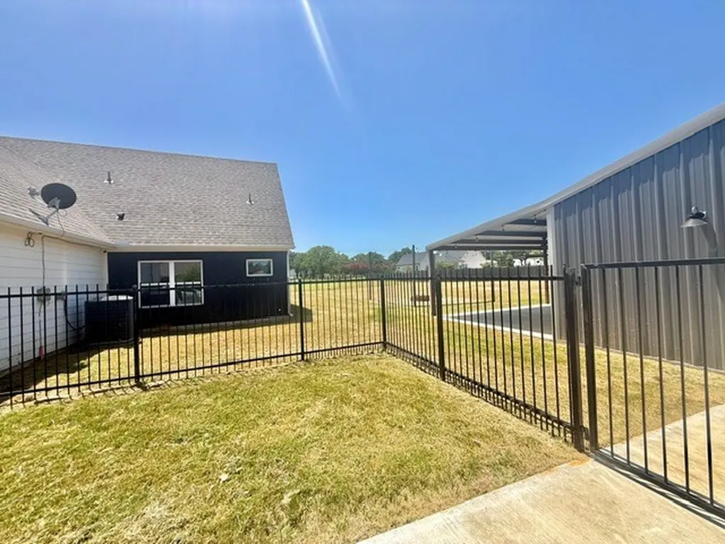 311 Dobbs Trail Springtown TX 76082