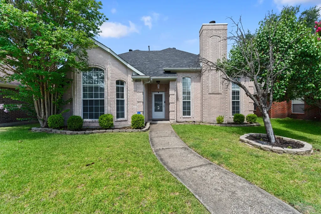 1229 Clear Creek Drive Mesquite TX 75181