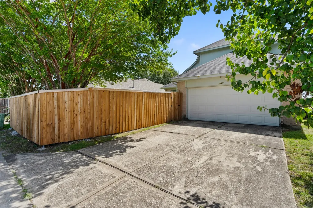 1229 Clear Creek Drive Mesquite TX 75181