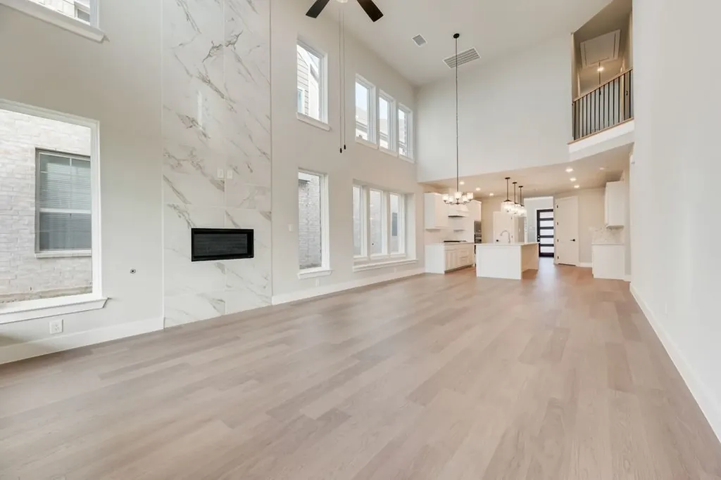 1525 Euclid Alley Corinth TX 76208