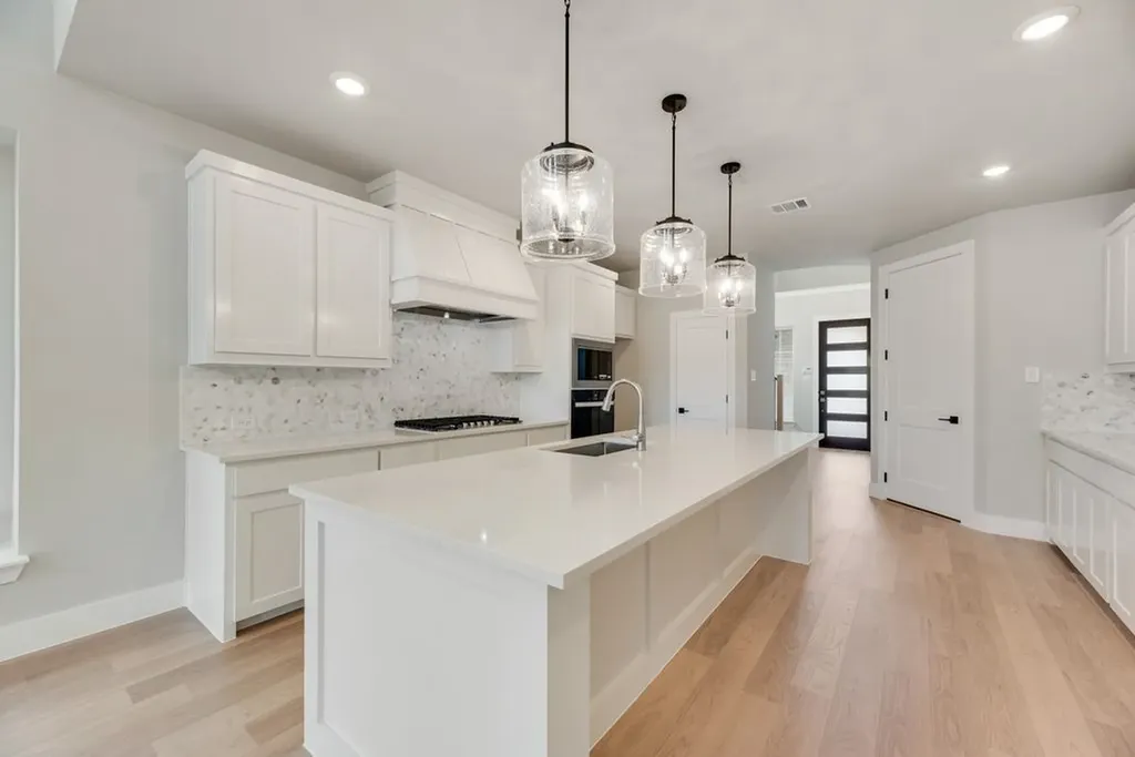 1525 Euclid Alley Corinth TX 76208