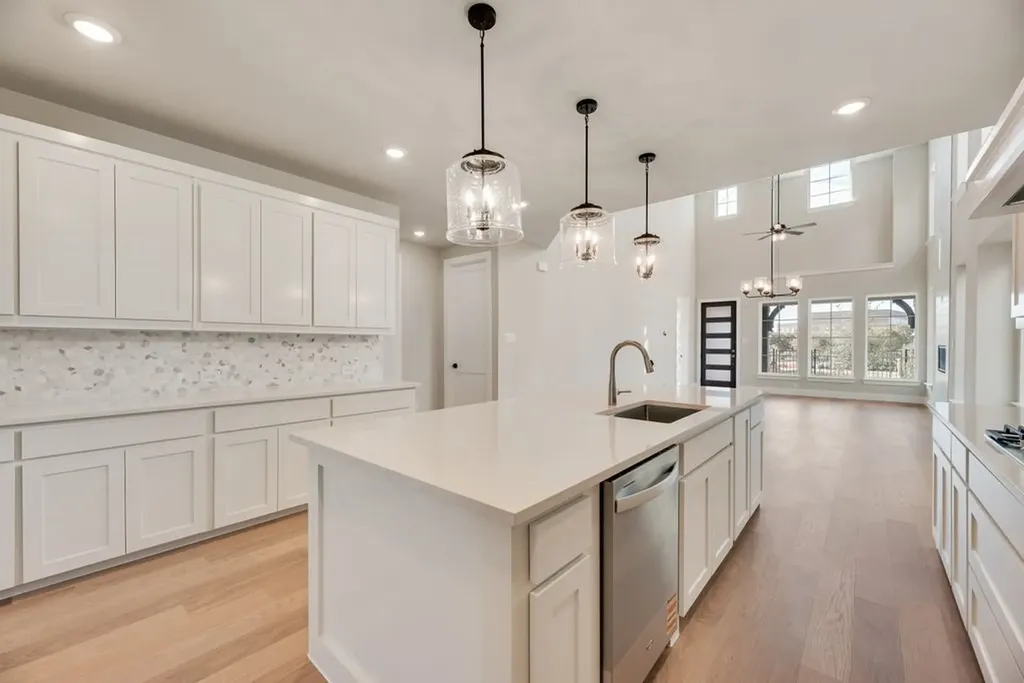 1525 Euclid Alley Corinth TX 76208